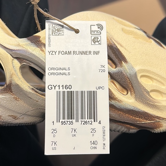 ‼️SOLD‼️ Yeezy Foam Runner Infants “MX Cream Clay” - Picture 8 of 10